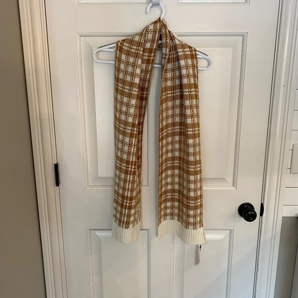 New! Timberland Tan and Cream Scarf wrap33889 NWT
